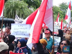 Massa Geruduk Kantor KPU RI, Tuntut Hal Ini