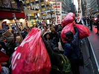 Potret Ribuan Massa Pro Palestina Bawa Sampah - Demo di New York