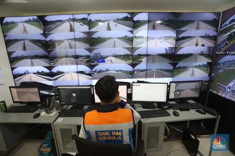 Suasana simpang susun Tol Serpong-Balaraja (Serbaraja) di kawasan Serpong, Tangerang, Banten, Jumat (23/2/2024). (CNBC Indonesia/Muhammad Sabki) Suasana simpang susun Tol Serpong-Balaraja (Serbaraja) di kawasan Serpong, Tangerang, Banten, Jumat (23/2/2024). (CNBC Indonesia/Muhammad Sabki)