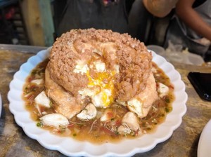 Bella Kuku Cicip Telur Dadar Viral di Thailand, Harganya Rp 563 Ribu!