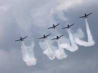 Bangga! Potret Gagah Jupiter Aero RI Beraksi di Langit Singapura