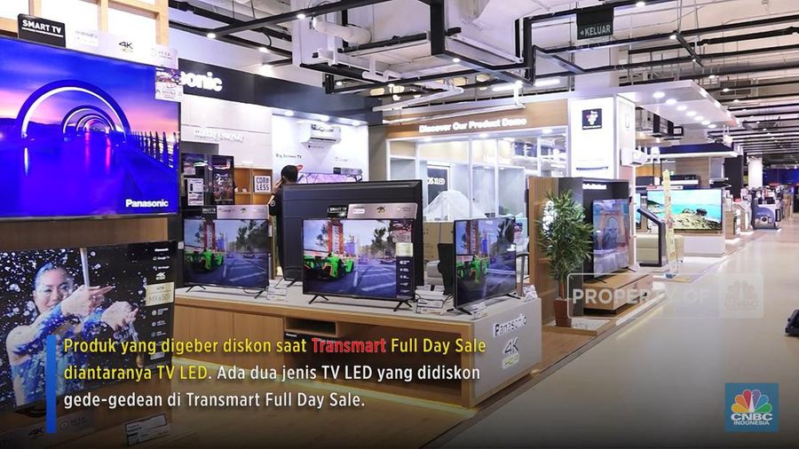 Program diskon besar-besaran hingga 50% + 20% hadir kembali di Transmart. Pesta diskon Transmart Full Day Sale digelar besok, Sabtu (24/2) mulai toko buka sampai pukul 22.00 di seluruh gerai Transmart se-Indonesia.
Produk yang digeber diskon saat Transmart Full Day Sale diantaranya TV LED. Ada dua jenis TV LED yang didiskon gede-gedean di Transmart Full Day Sale.