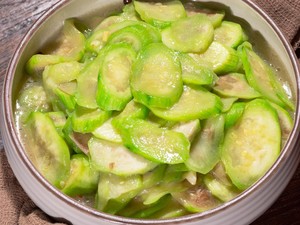Resep Tumis Oyong Bawang Putih yang Gurih Menyegarkan