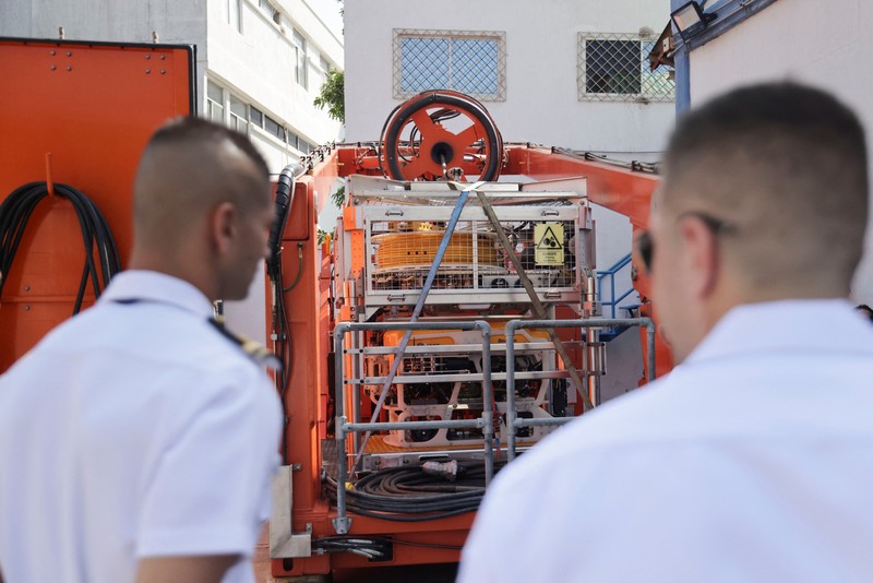 Kapal milik harta karun kapal Spanyol San Jose, tenggelam tahun 1708, tergeletak di dasar laut lepas Cartagena, Kolombia 10 Mei 2022. (Colombian Army/Handout via REUTERS)