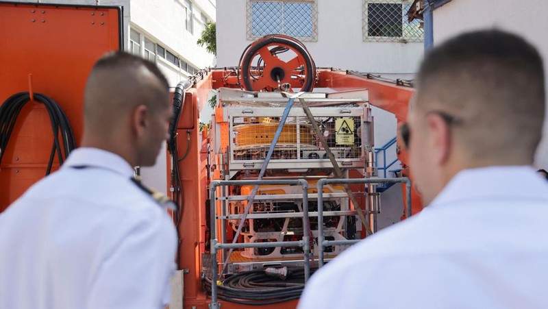 Kapal milik harta karun kapal Spanyol San Jose, tenggelam tahun 1708, tergeletak di dasar laut lepas Cartagena, Kolombia 10 Mei 2022. (Colombian Army/Handout via REUTERS)