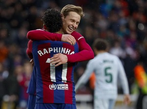 Gol Bersejarah Frenkie de Jong: Cetak Gol ke-11.000 Barcelona
