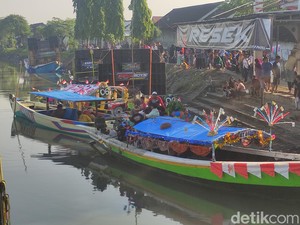 Melihat Tradisi Nelayan Sidoarjo Nyadran ke Makam Dewi Sekardadu Jelang Ramadan