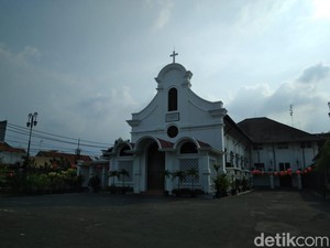 Menyusuri Jejak Bangunan Bersejarah di Kota Tua Cirebon