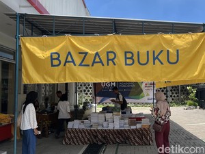 Berburu Buku Murah di Bazar UGM Press, Ada Diskon Sampai 40% Gaes!