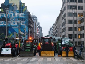 Potret Invasi Bulldozer di Kota Brussel Buntut Protes Petani Eropa