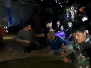 Update Banjir Bandang di Makale Tator: 1 Mobil Hanyut, 5 Lansia Dirawat di RS
