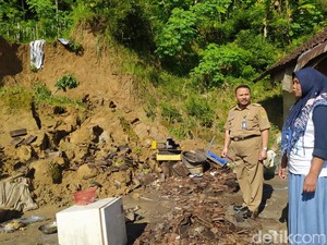 Longsor Timpa Usaha Grubi di Salaman Magelang, 4 Terluka