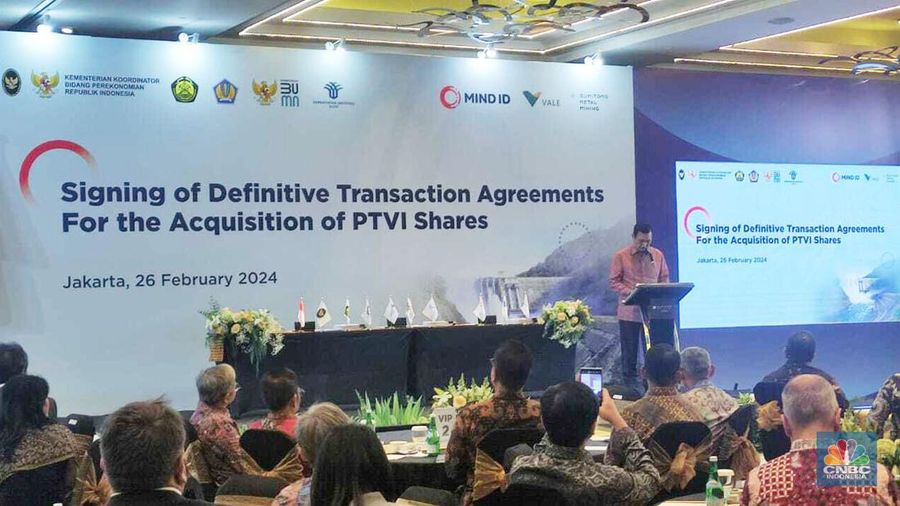 Menko marves Luhut Binsar Pandjaitan saat memberikan sambutan dalam Penandatangan Divestasi Vale Indonesia pada Senin, (26/2/2024). (CNBC Indonesia/Verda Nano Setiawan)