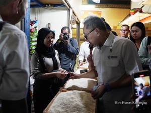 Masyarakat Diimbau Beli Beras SPHP, Zulhas: Stok Banyak, Harga Tak Naik