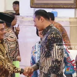 Momen AHY Salaman dengan Moeldoko Sebelum Sidang Kabinet