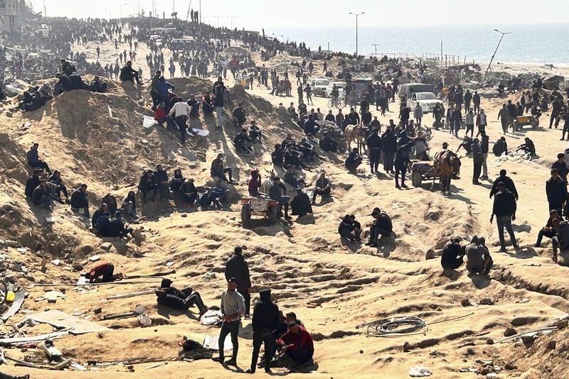 U.S. Air Force drops humanitarian aid for Gaza residents, in this screengrab from a video released on March 5, 2024. US Central Command via X/Handout via REUTERS    THIS IMAGE HAS BEEN SUPPLIED BY A THIRD PARTY