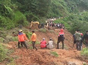 Tragedi Longsor Terjang Jalan Poros Bastem Luwu Berujung 4 Orang Tewas