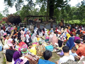 9 Tradisi Masyarakat Jawa Menyambut Ramadhan, Ada Padusan hingga Nyadran