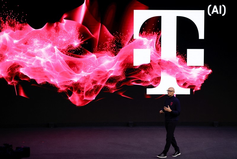 Aplikasi ponsel AI konsep gratis Deutsche Telekom ditampilkan, pada Mobile World Congress (MWC) 2024 di Barcelona, Spanyol 26 Februari 2024. (EUTERS/Albert Gea)
