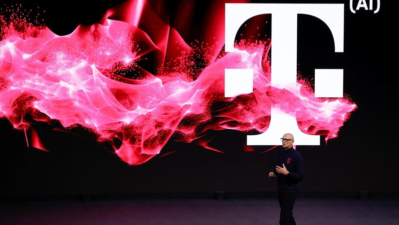 Aplikasi ponsel AI konsep gratis Deutsche Telekom ditampilkan, pada Mobile World Congress (MWC) 2024 di Barcelona, Spanyol 26 Februari 2024. (EUTERS/Albert Gea)