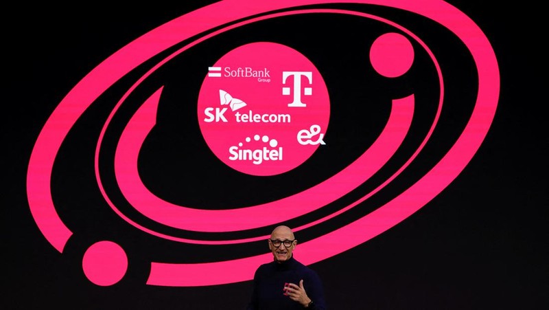 Aplikasi ponsel AI konsep gratis Deutsche Telekom ditampilkan, pada Mobile World Congress (MWC) 2024 di Barcelona, Spanyol 26 Februari 2024. (EUTERS/Albert Gea)