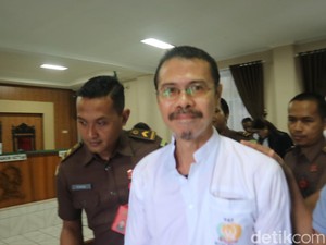 Hakim Tolak Eksepsi Daniel Aktivis Lingkungan Karimunjawa di Kasus UU ITE