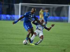 Persib Sepekan: Krisis Striker di Tengah Polemik Kontrak Baru David