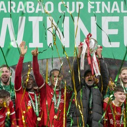 Potret Euforia Liverpool Juara Carabao Cup Meski Cuma Dapat Rp 1,9 M