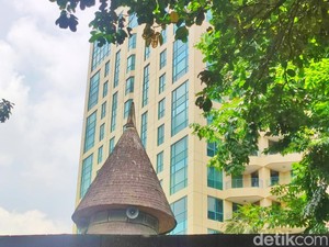 Ada Sekilo Emas di Puncak Kubah Masjid Perahu di Jakarta