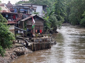 Halu atau Mampu? Sungai di Jakarta Bebas Sampah Seperti di Belanda?