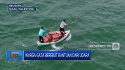 Video: Warga Gaza Berebut Terima Bantuan Dari Udara