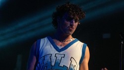 Benson Boone Sentil Penonton Coachella yang Beri Respons Buruk ke Brian May
