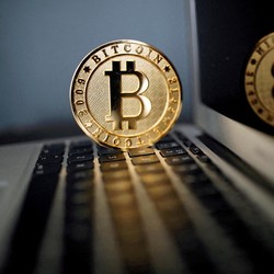 KTT Kripto Pertama Belum Bikin Happy, Bitcoin Cs Ambruk Berjamaah!