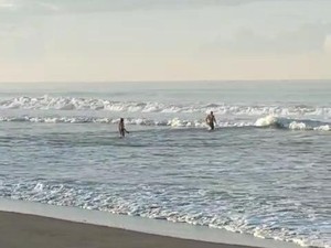 Bule Kena Tegur Tim SAR Saat Main Air di Pantai Glagah, Ini Alasannya