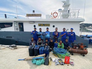 Polairud Tangkap Kapal Muat Bahan Peledak di Perairan Labuan Bajo