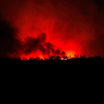 Potret Langit AS Berubah Merah Dihantam Malapetaka
