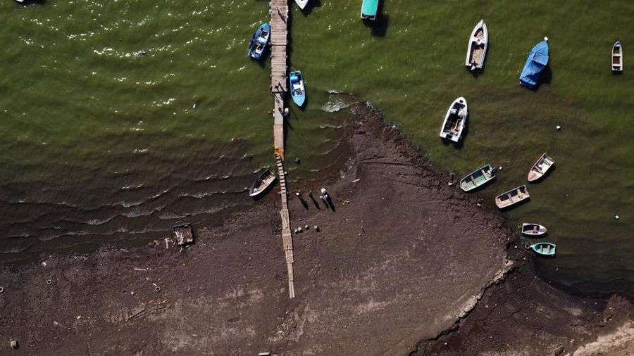 Kekeringan landa bendungan raksasa di Valle de Bravo, Meksiko. (REUTERS/Raquel Cunha)