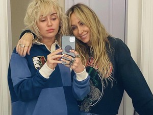 Drama di Balik Pernikahan Ibu Miley Cyrus, Dituduh Rebut Pacar Anaknya