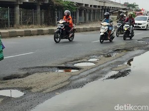 Hati-hati Lur! Ada Titik Jalan Pantura Demak Rusak Usai Banjir