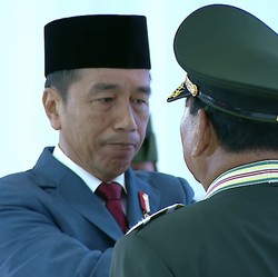 Jokowi Bantah Bahas Program Makan Siang Gratis di Sidang Kabinet