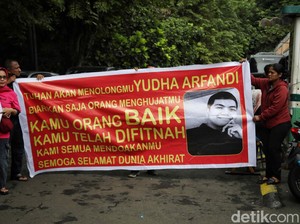 Kata Pengacara soal Spanduk Dukungan ke Yudha Arfandi di Kolam Renang