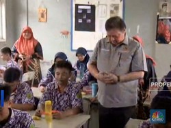 Airlangga Simulasi Makan Siang Gratis Ala Prabowo di Tangerang