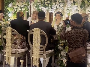 Maskawin Spesial Angga Puradiredja untuk Dewi Andarini