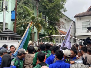 Mahasiswa Sukabumi Demo soal Harga Beras Mahal: Usut Mafia Pangan