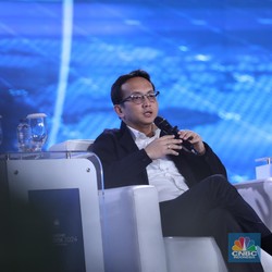 Anak Buah Luhut: Starlink Masuk RI Bukan Barter Tesla