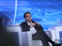 Anak Buah Luhut: Starlink Masuk RI Bukan Barter Tesla
