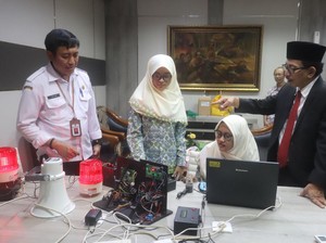 2 Siswi SMP Bikin Alat Cegah Kebakaran, DPRD Surabaya Dorong Pendampingan