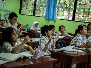 Menakar Efek Ganda Stimulus Fiskal Sekolah