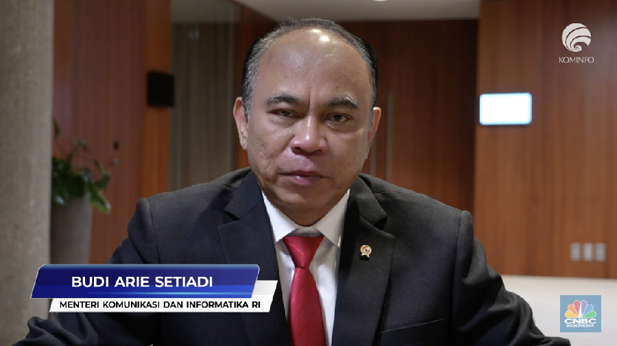 Menteri Komonukasi dan Informatika RI, Budi Arie Setiadi memberikan sambutan dalam acara CNBC Indonesia Economic Outlook 2024 di Jakarta, Kamis (29/2/2024). (CNBC Indonesia TV)