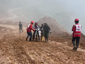 4 Hari Lumpuh Akibat Longsor di Bastem, Poros Palopo-Luwu Kembali Dibuka